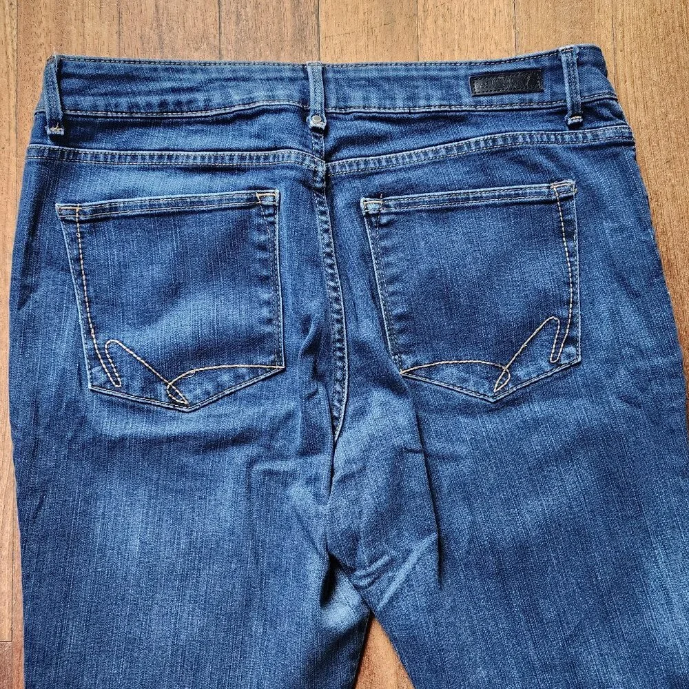 Lee Classic Fit Straight Leg Jeans Size 14 Short